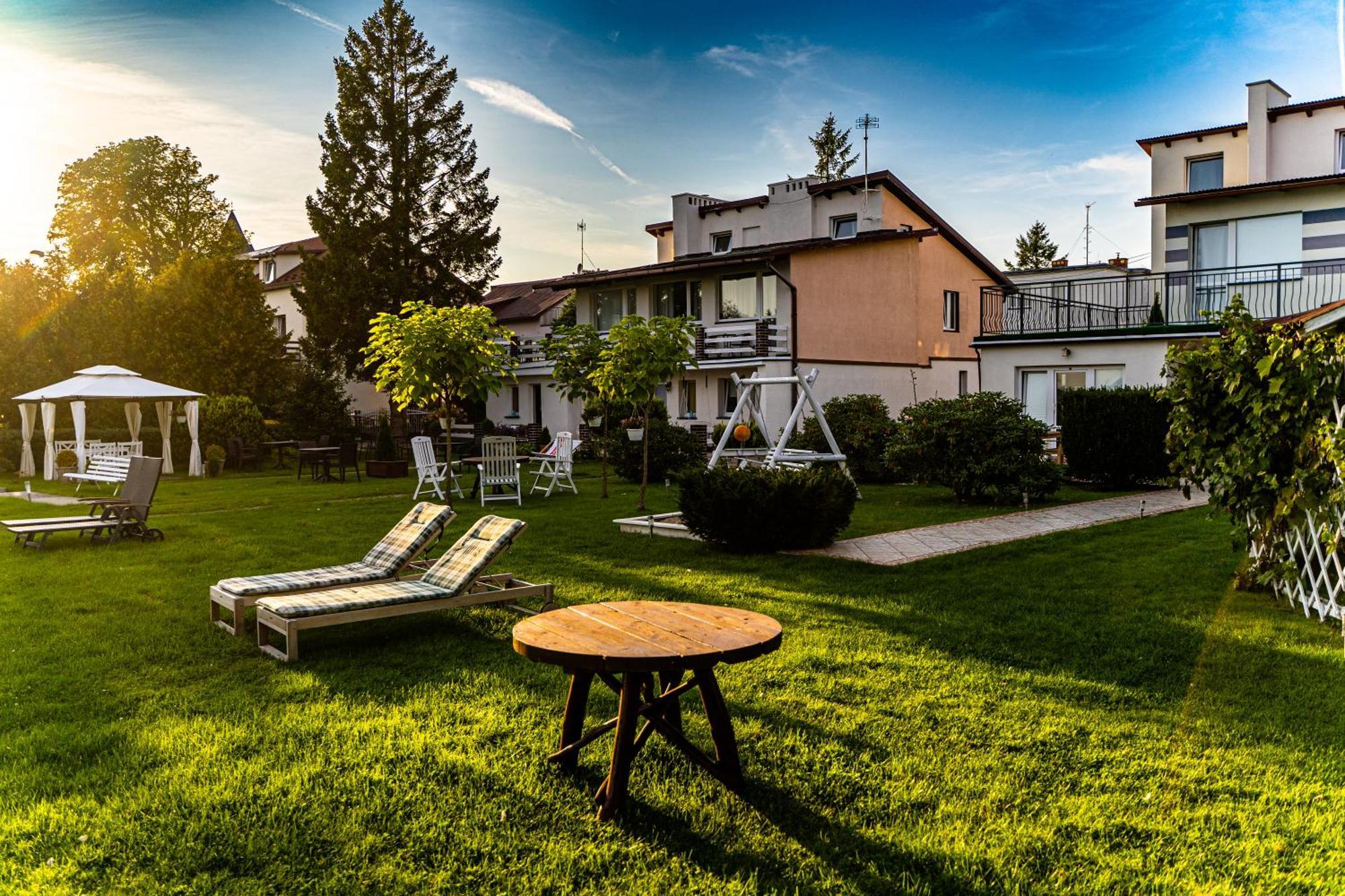 Avista Mielno Unieście Exterior foto